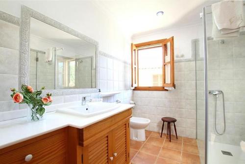Beautiful country house in Port Pollensa by Renthousing