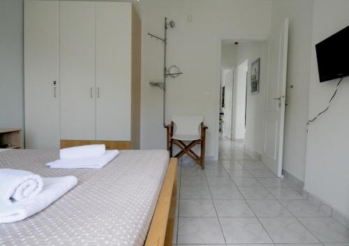 Televisyen dan/atau pusat hiburan di Ostria Seaside House