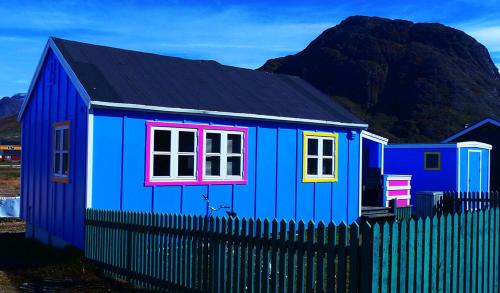 Pipaluk - a warm place in a cool country