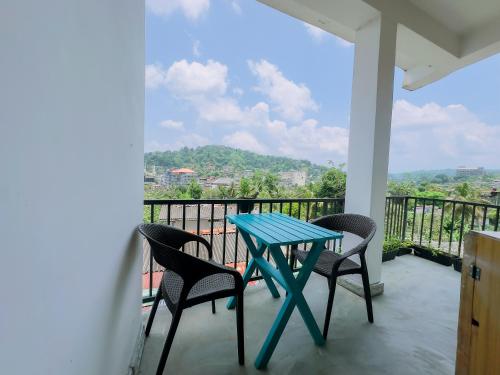 Pemandangan gunung umum atau pemandangan gunung yang diambil dari homestay