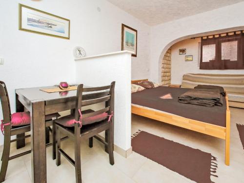 Apartment Nino-3 by Interhome