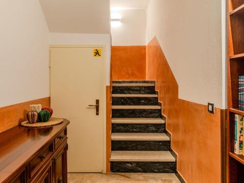 Fotografie z fotogalerie ubytování Apartment Ceresa by Interhome v destinaci Rezzonico