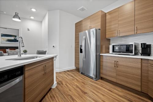 Dapur atau dapur kecil di Luxury Apartments in Riverside Austin - 10mins to Airport
