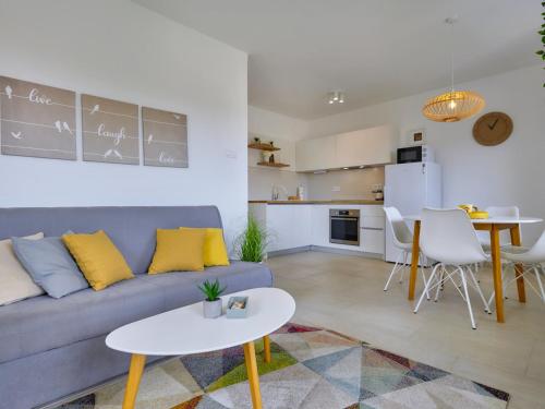Apartment Lori by Interhome