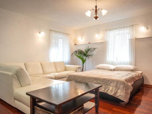 Katil atau katil-katil dalam bilik di Holiday Home Štefanac by Interhome