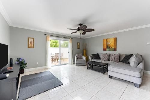 9 min to Disney Entrance-Peaceful Single Family House photo 6