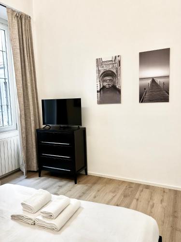 Casa Verga - Elegante Appartamento con 2 Camere e 2 Bagni a 2 Minuti dalla Metro Moscova, vicino Brera e Parco Sempione