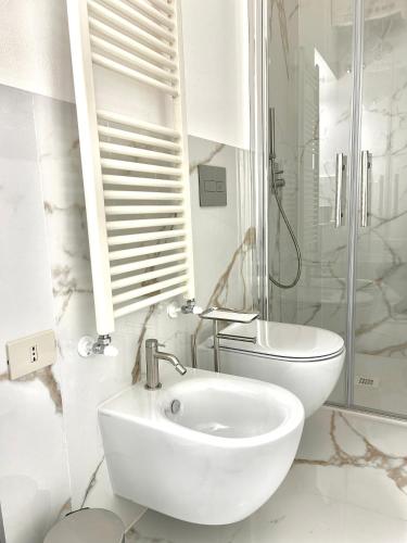 Casa Verga - Elegante Appartamento con 2 Camere e 2 Bagni a 2 Minuti dalla Metro Moscova, vicino Brera e Parco Sempione