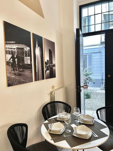 Casa Verga - Elegante Appartamento con 2 Camere e 2 Bagni a 2 Minuti dalla Metro Moscova, vicino Brera e Parco Sempione