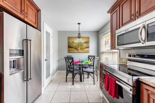 9 min to Disney Entrance-Peaceful Single Family House photo 29