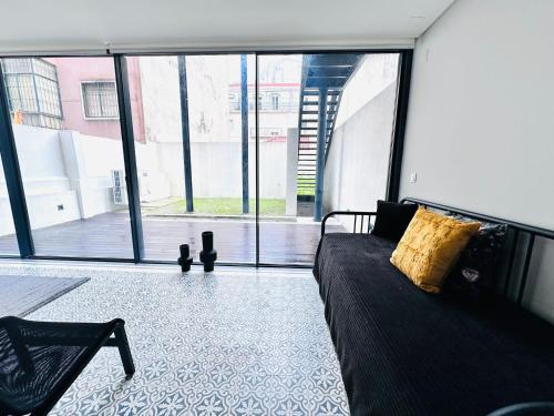 The Eça de Queiroz House - NO CV E - Flat B - Central Three-Bedroom Apartment