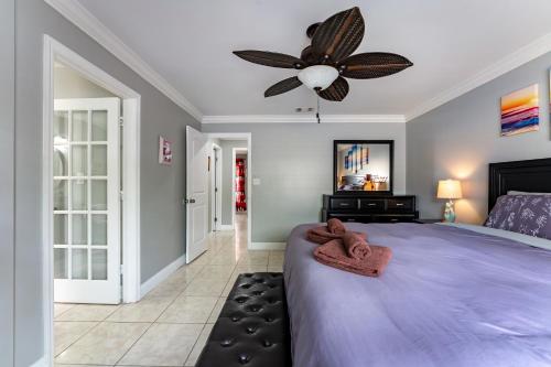 9 min to Disney Entrance-Peaceful Single Family House photo 38