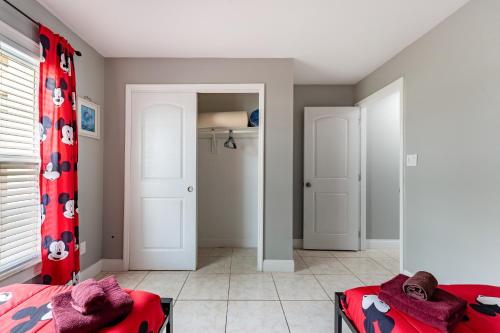 9 min to Disney Entrance-Peaceful Single Family House photo 43