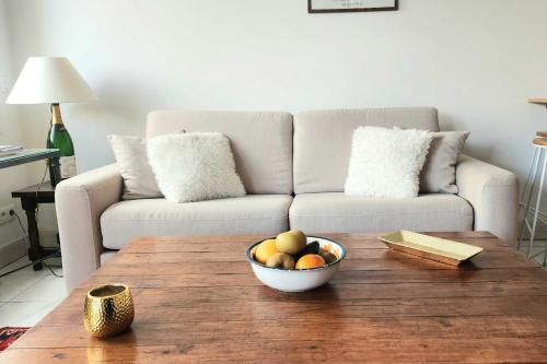 Ruang duduk di Nice T2 with garden and terrace in Tourgéville