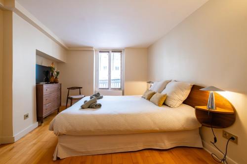 Apt Central Hotel de Ville