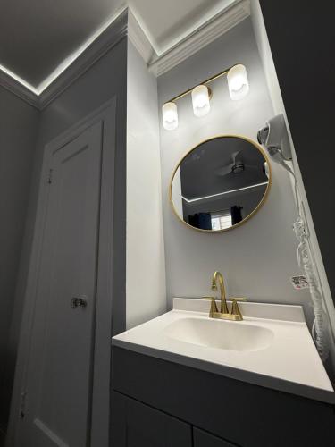 Un baño de Twin Peaks Hotel