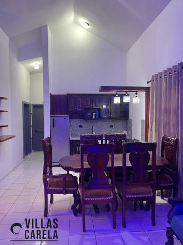 Kuchyň nebo kuchyňský kout v ubytování Villas Carela