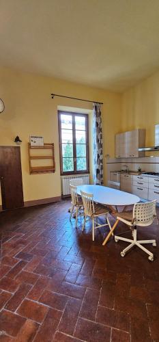 Una cocina o zona de cocina en MAGNOLFI Superior