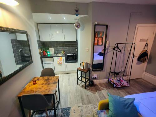 Studio 13 Brighton photo 19