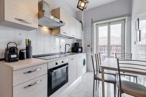 Near Metro A - Modern Boho Style Apartment