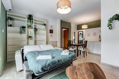 Near Metro A - Modern Boho Style Apartment