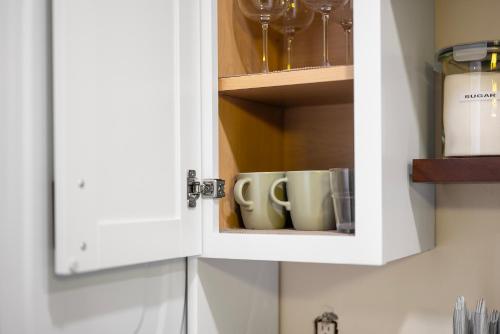 Η κουζίνα ή μικρή κουζίνα στο Charming Studio with Sun Room Sleeps 4