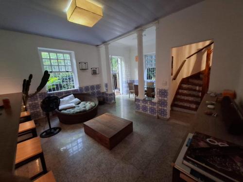 O zonă de relaxare la Linda Casa, super espaçosa e charmosa no coração de Botafogo