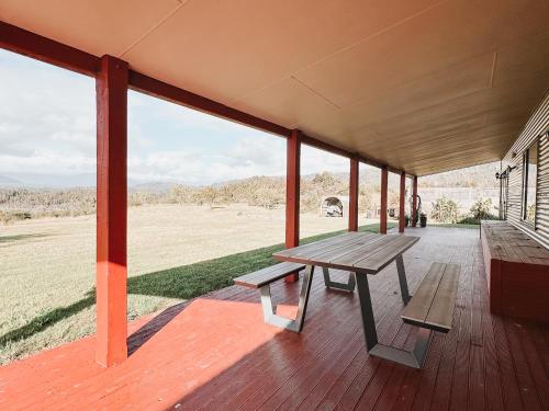 Balkoni atau teres di Mountain View Retreat
