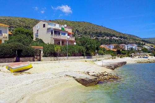 Apartments by the sea Seget Donji, Trogir - 19351