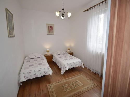 Cozy Apartment Near Beach