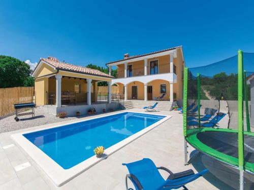 Kolam renang di atau dekat dengan Villa in Skitaca with Pool and Sea Views
