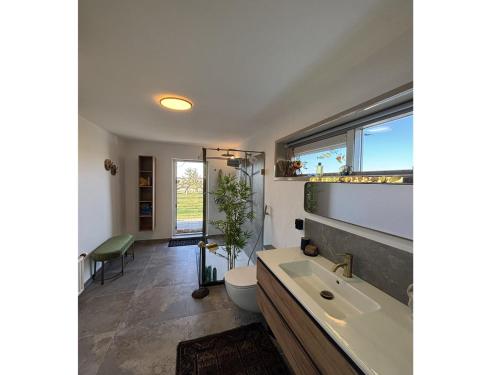 Fotografie z fotogalerie ubytování Tiny House in 't Zand near Beach and Forest v destinaci 't Zand