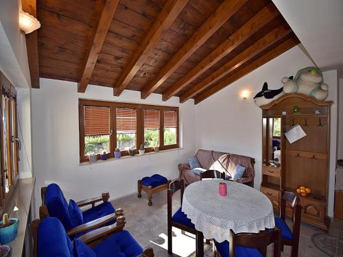 Cozy apartment in Pula for 4 guests