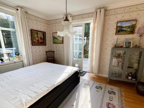 Postel nebo postele na pokoji v ubytování 4 person holiday home in SKÄRHAMN