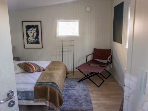 Μια τηλεόραση ή/και κέντρο ψυχαγωγίας στο 4 star holiday home in GRUNDSUND