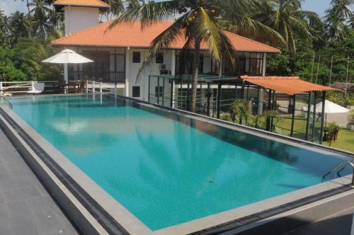 Gallery image of White VIlla Resort in Ahungalla