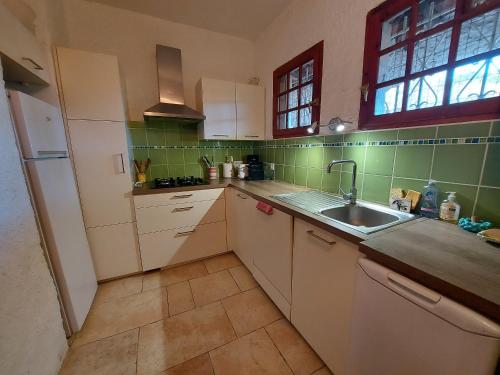 Photo de la galerie de l'établissement Appartement 5 pers avec jardin à Argelès-sur-Mer - FR-1-776-129, à Argelès-sur-Mer