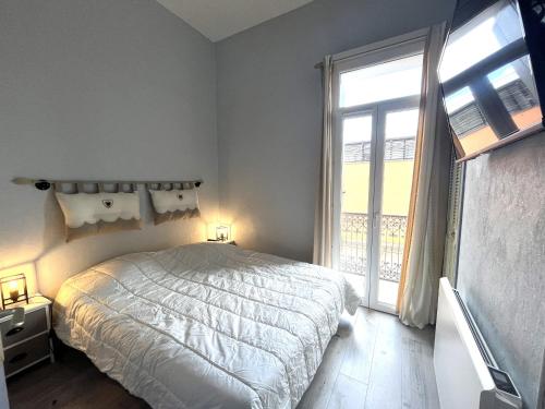 Photo de la galerie de l'établissement Appartement T2 en centre-ville avec WiFi à Sète - FR-1-338-607, à Sète