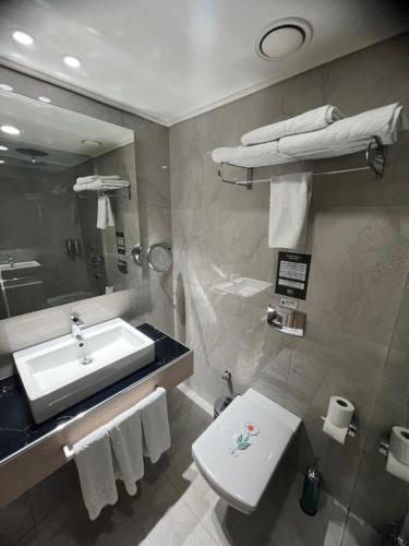 Koupelna v ubytování Darkhill Hotel