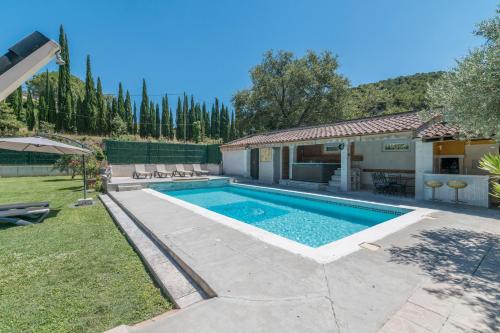 Πισίνα στο ή κοντά στο Domaine du Courroussouve