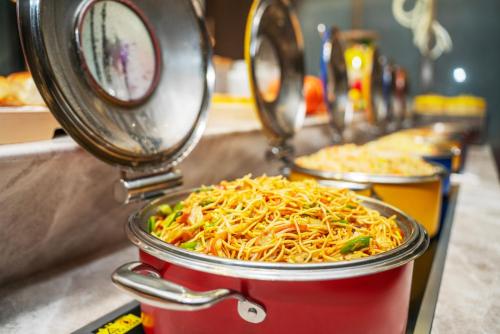 ホテルの敷地内または近くでの食事または食べ物