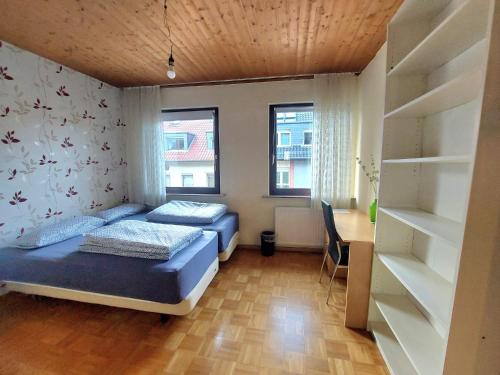 Ένα ή περισσότερα κρεβάτια σε δωμάτιο στο nice stay, 3 minutes to Kastel train station