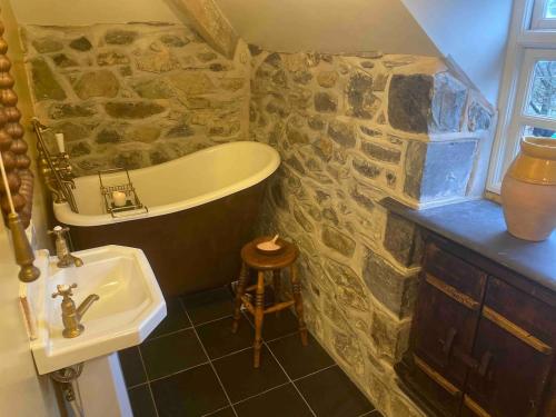Koupelna v ubytování Snowdon Cottage Llanberis Tucked Away In The Mountains Of Snowdonia