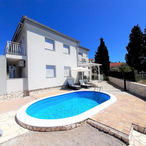 Cozy Apartment Rosmarin with private Pool