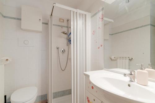 GuestHost - Welcoming Ground-Floor Apartment with Loft