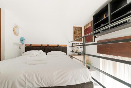 GuestHost - Welcoming Ground-Floor Apartment with Loft
