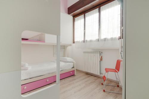 GuestHost - Welcoming Ground-Floor Apartment with Loft