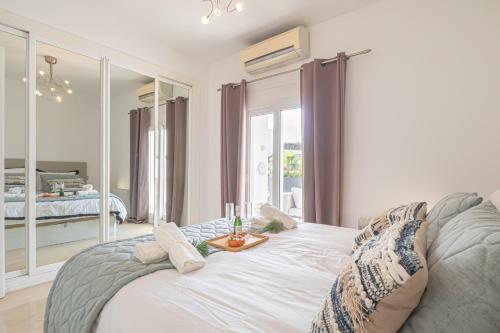 Puerto Banus Near La Sala By The Sea - Happy Rentals