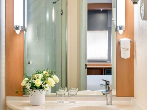 Um banheiro em Ibis Izmir Alsancak