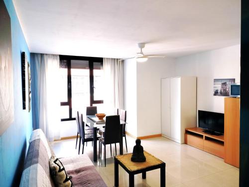 SUNNY APARTMENT NEAR LAS CANTERAS BEACH